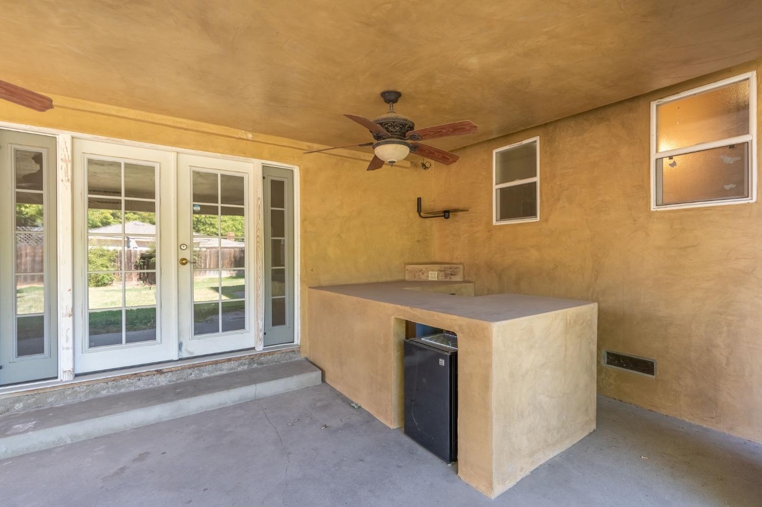 1329 Schulenberg Ave, Modesto, CA 95350