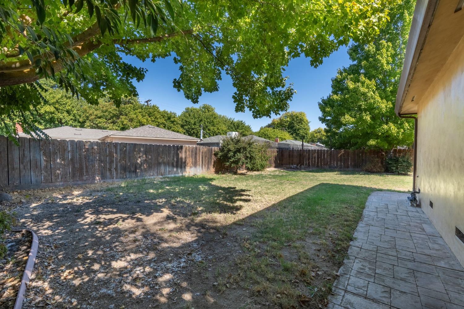 1329 Schulenberg Ave, Modesto, CA 95350