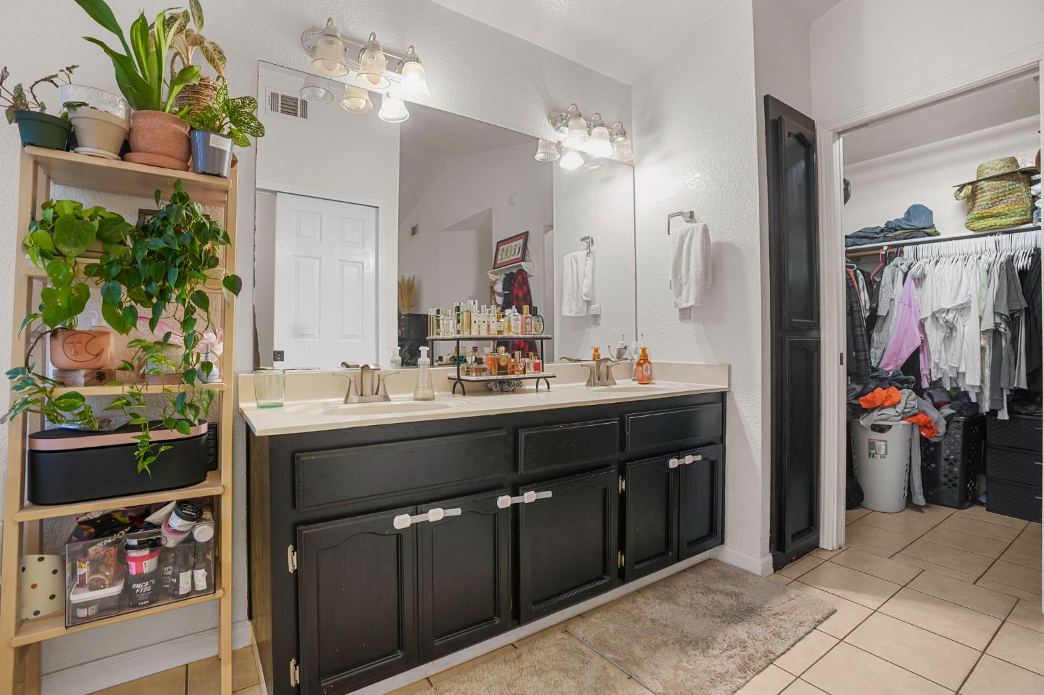 1017 Jayhawk Way, Modesto, CA 95358