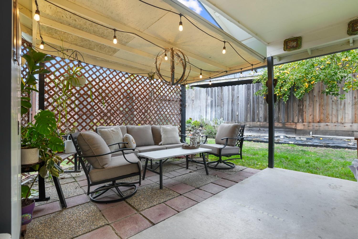 1017 Jayhawk Way, Modesto, CA 95358