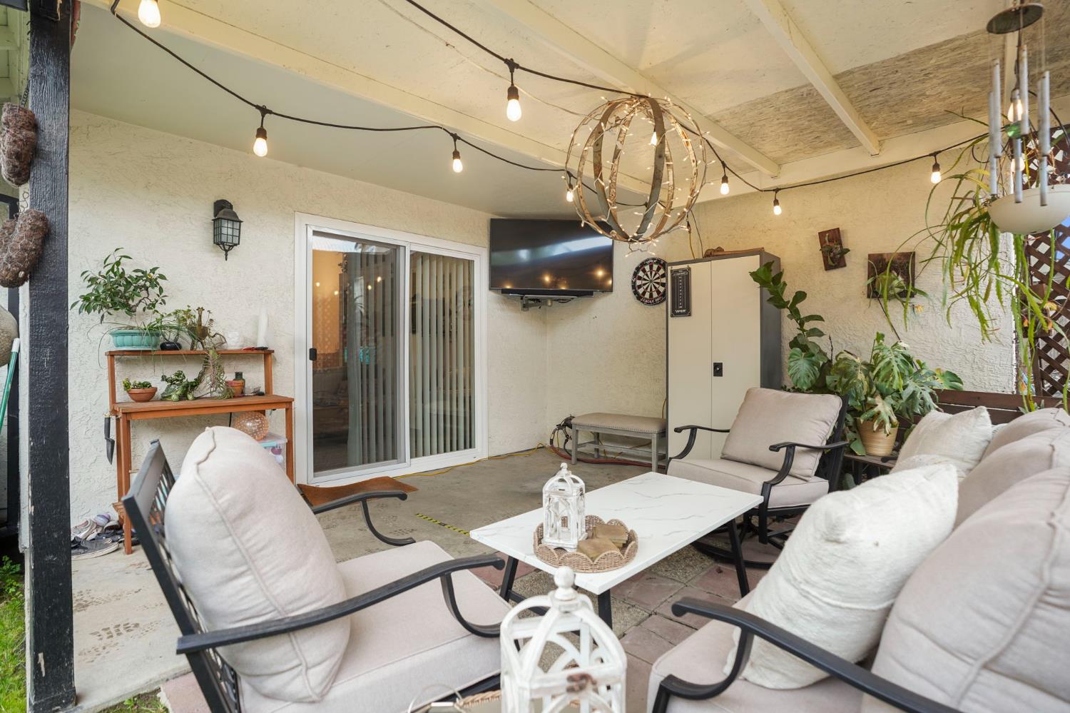 1017 Jayhawk Way, Modesto, CA 95358