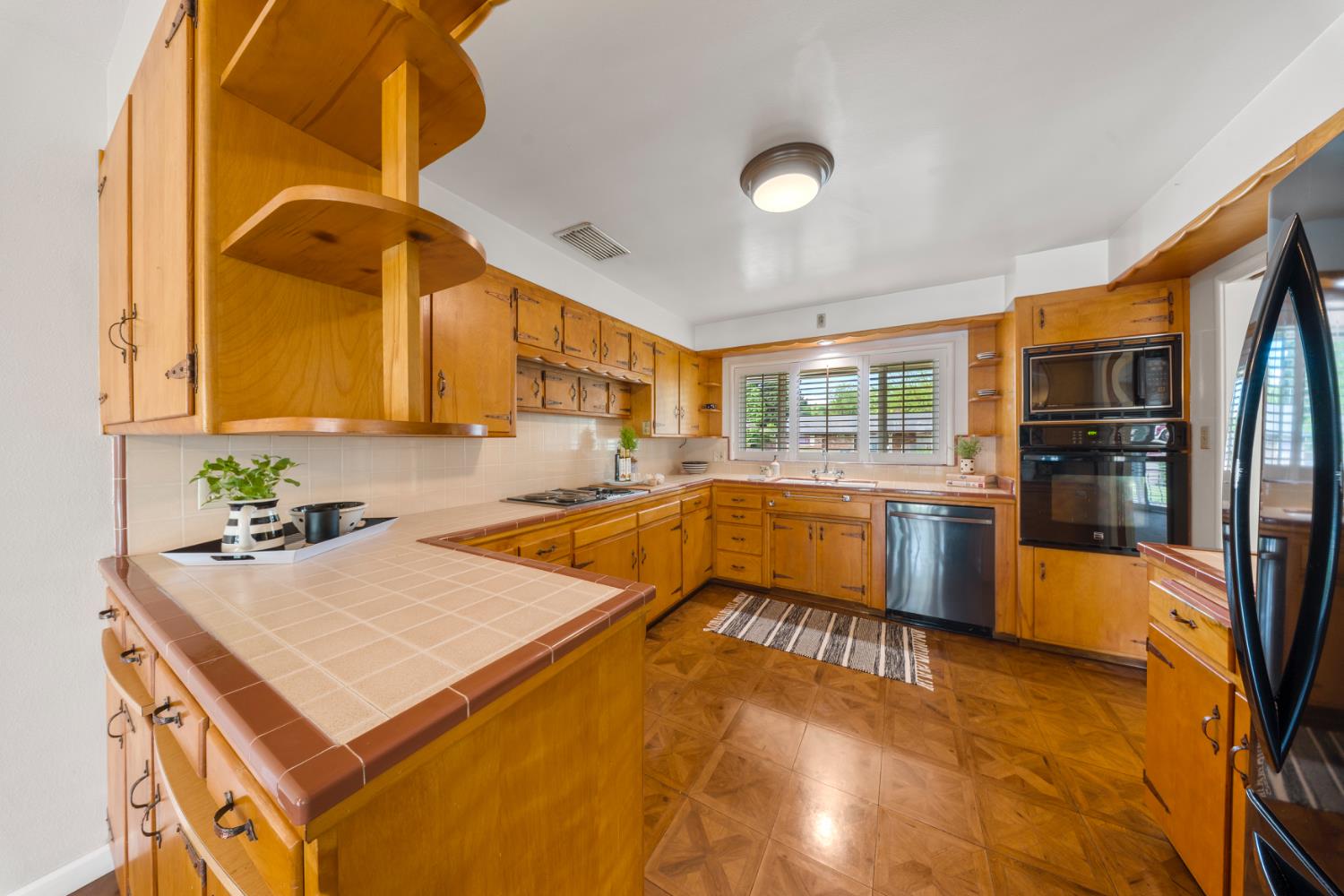 936 College Ave, Modesto, CA 95350