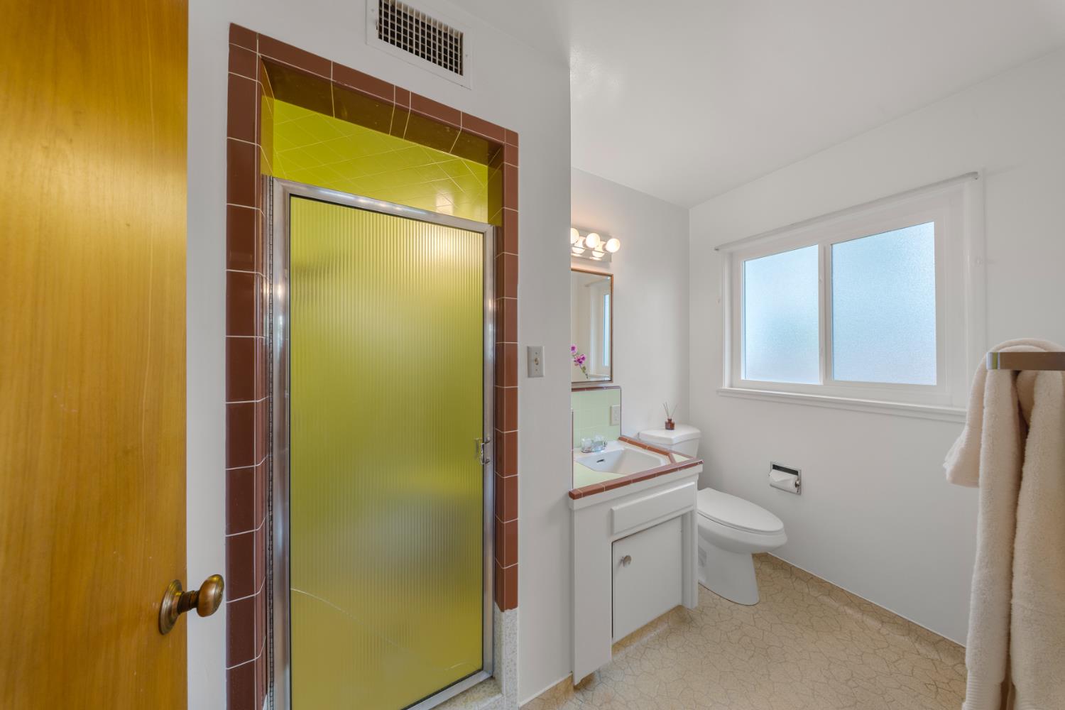 936 College Ave, Modesto, CA 95350