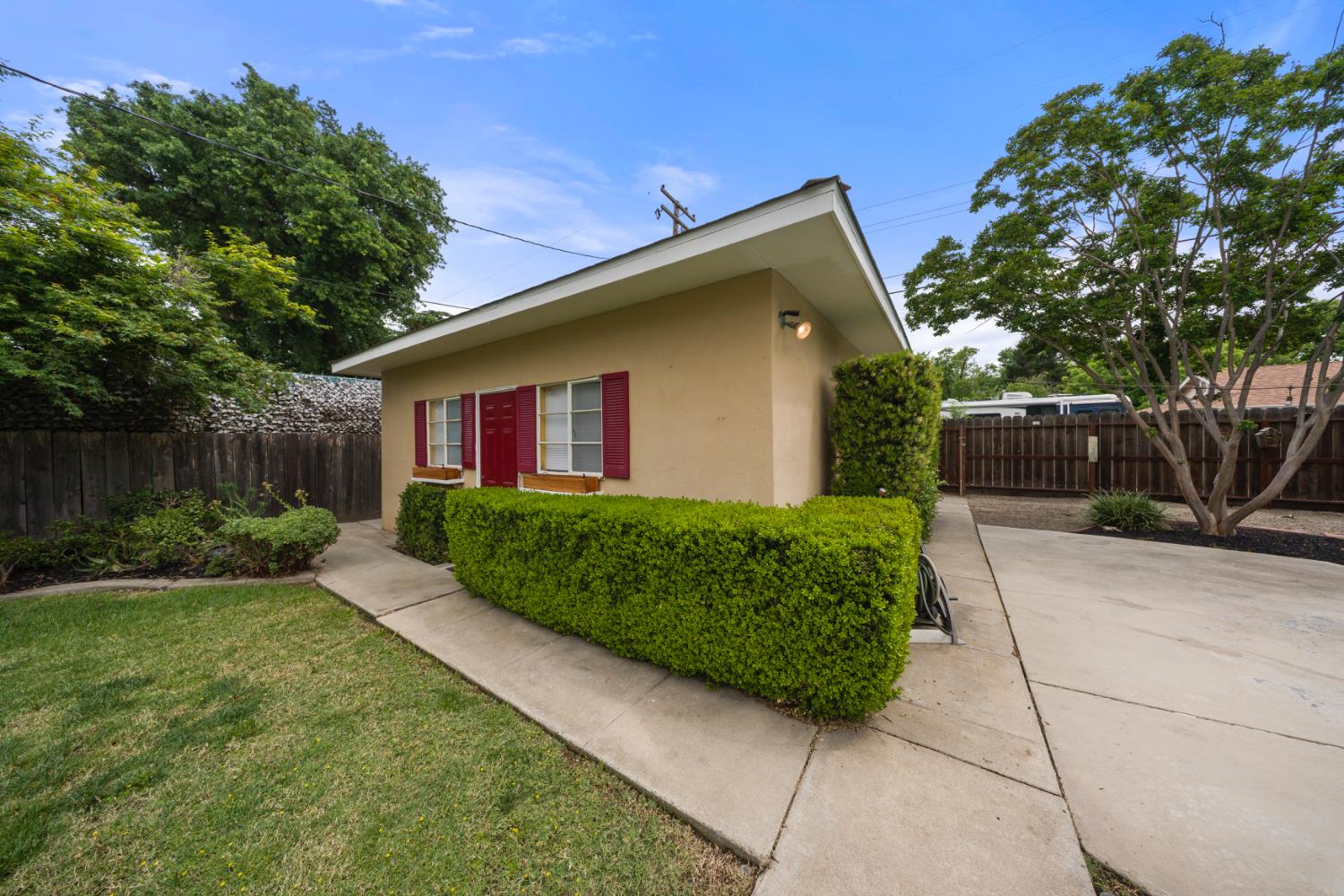 936 College Ave, Modesto, CA 95350