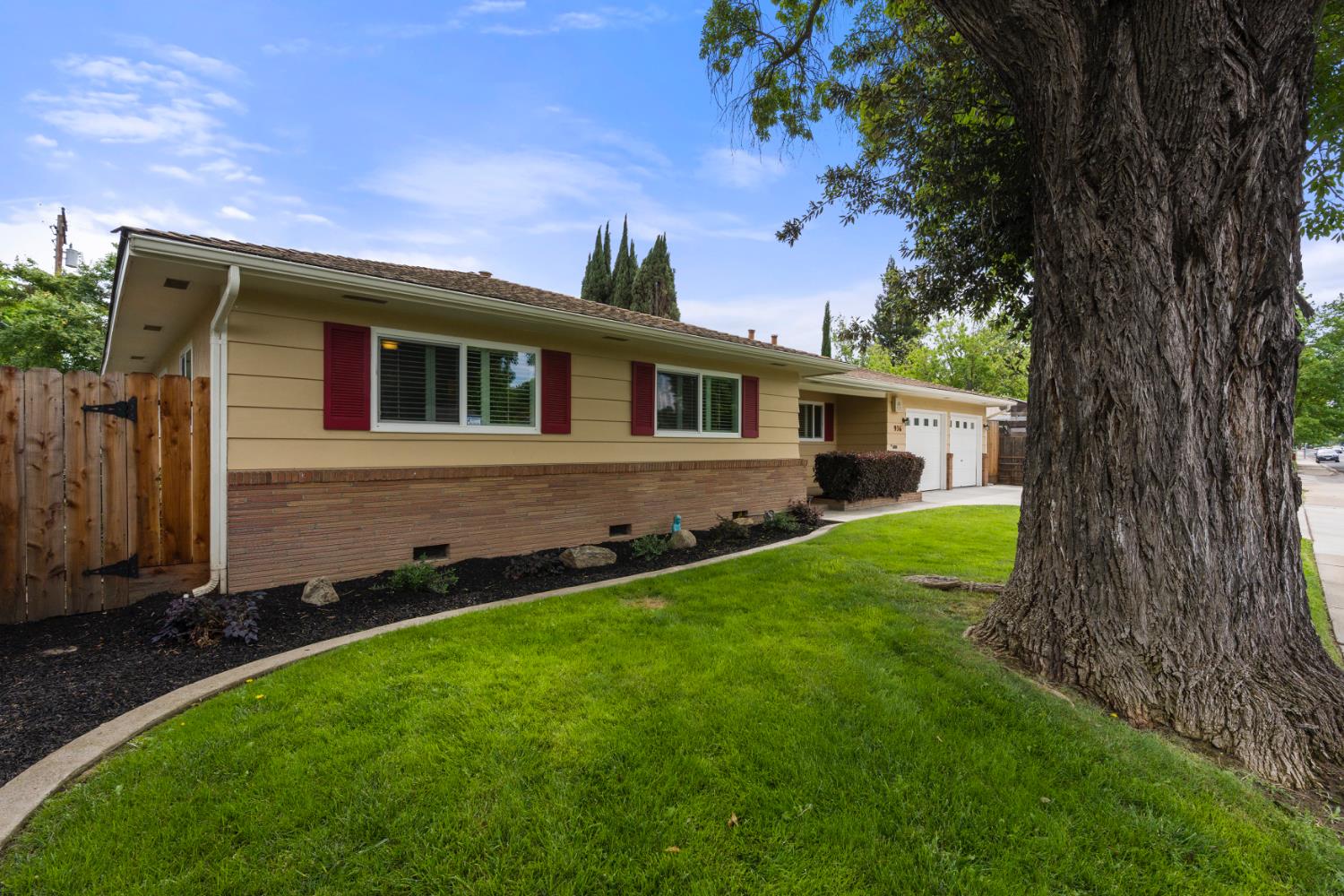 936 College Ave, Modesto, CA 95350