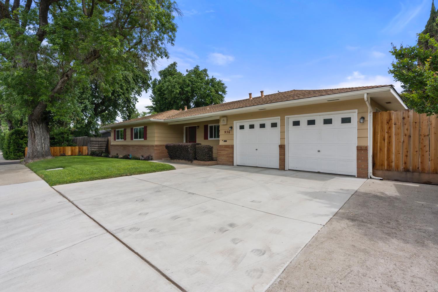 936 College Ave, Modesto, CA 95350
