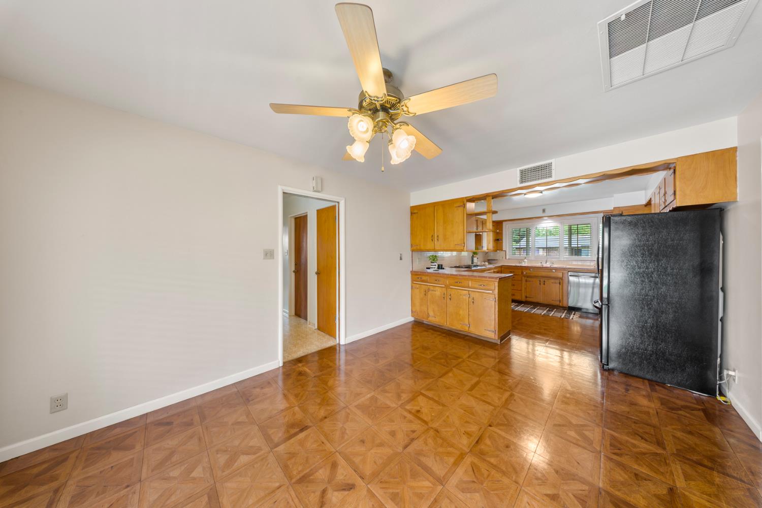 936 College Ave, Modesto, CA 95350