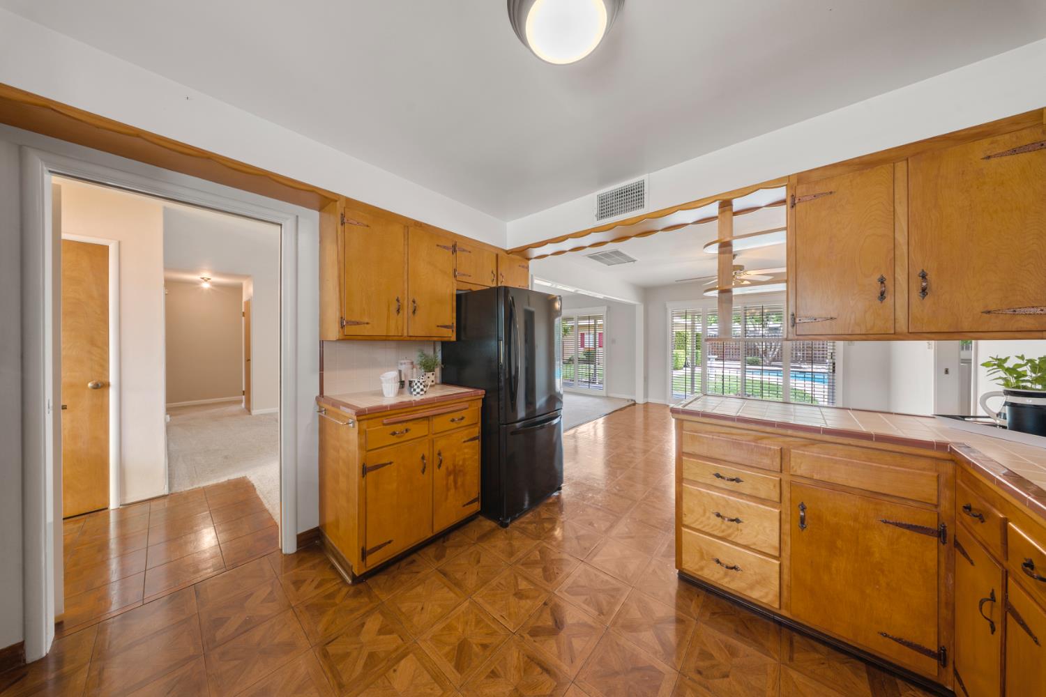 936 College Ave, Modesto, CA 95350