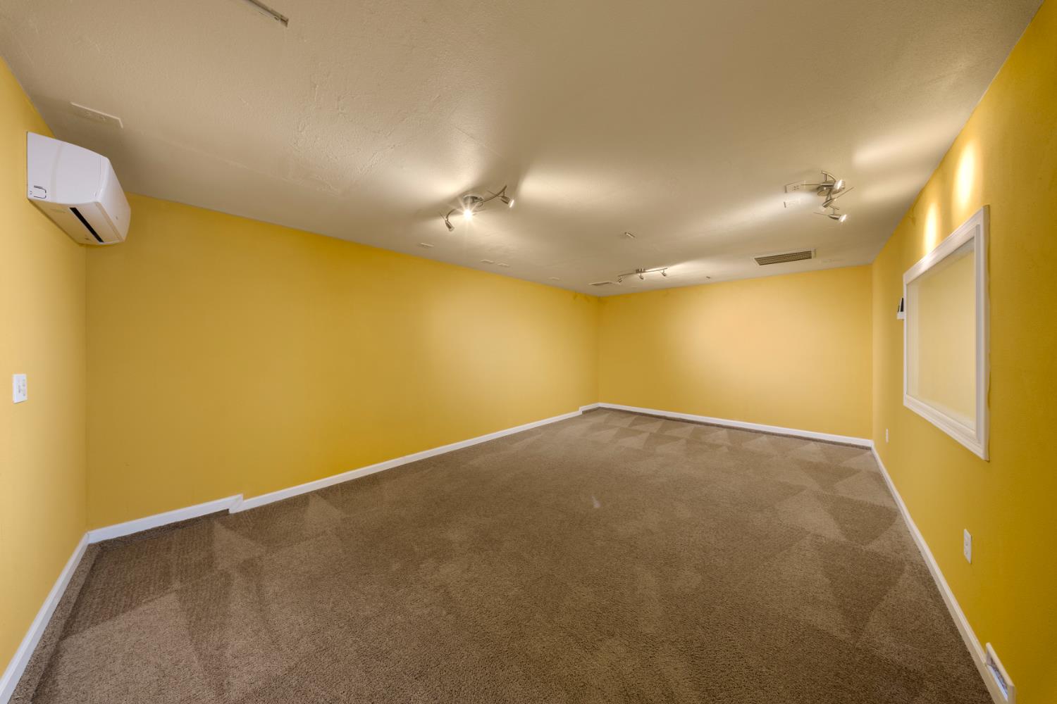 936 College Ave, Modesto, CA 95350