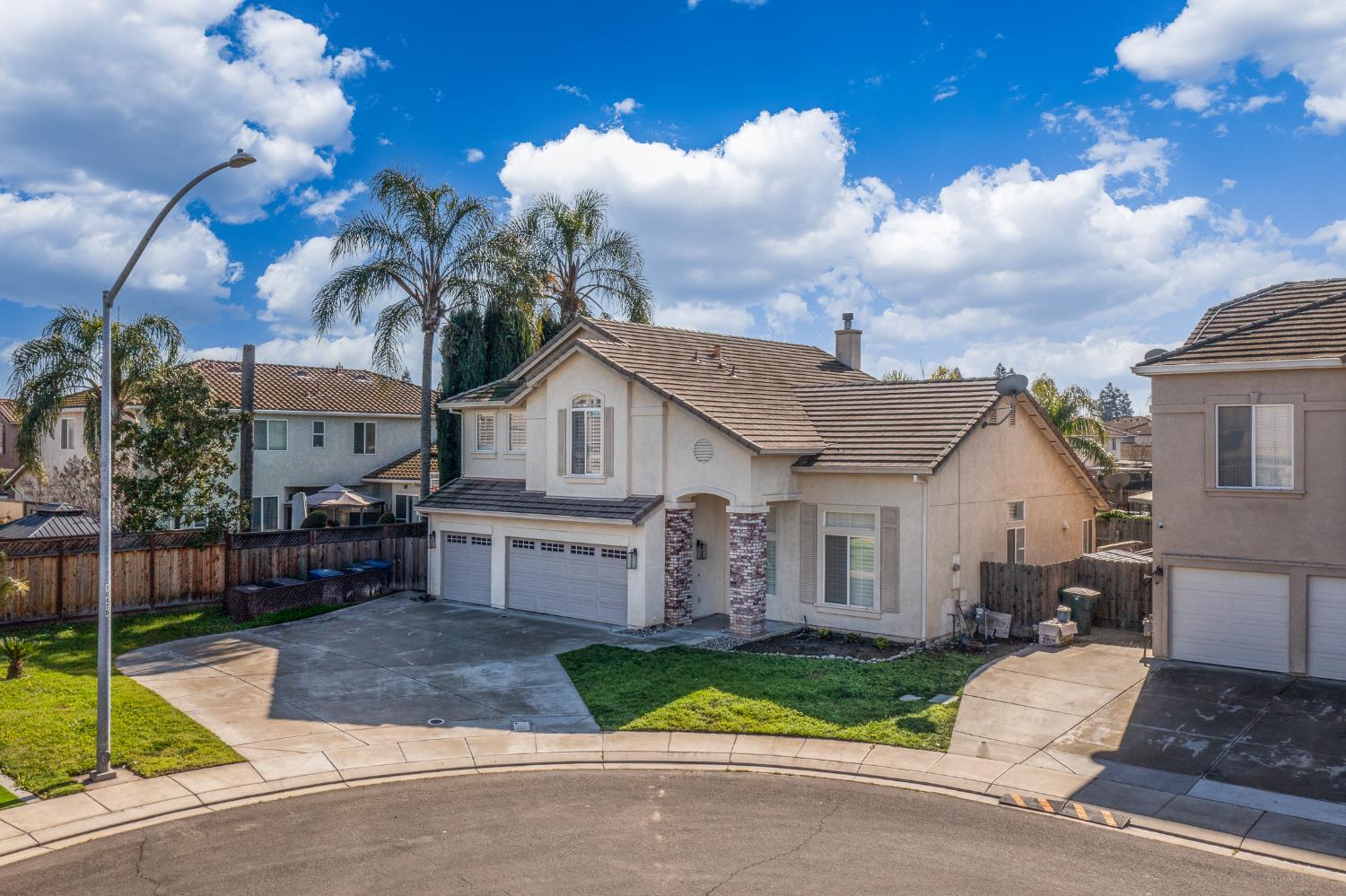 2800 Olympus Ct, Modesto, CA 95356