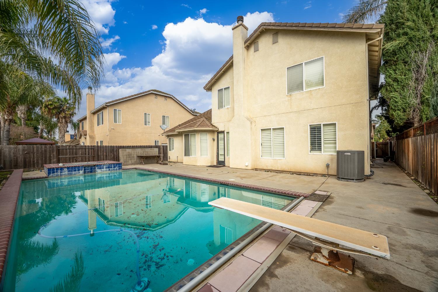 2800 Olympus Ct, Modesto, CA 95356