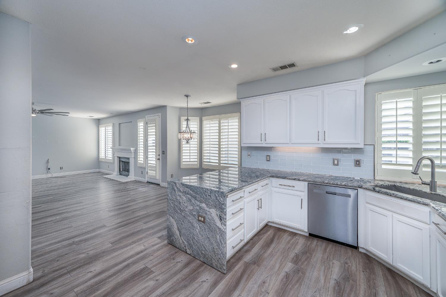 2800 Olympus Ct, Modesto, CA 95356