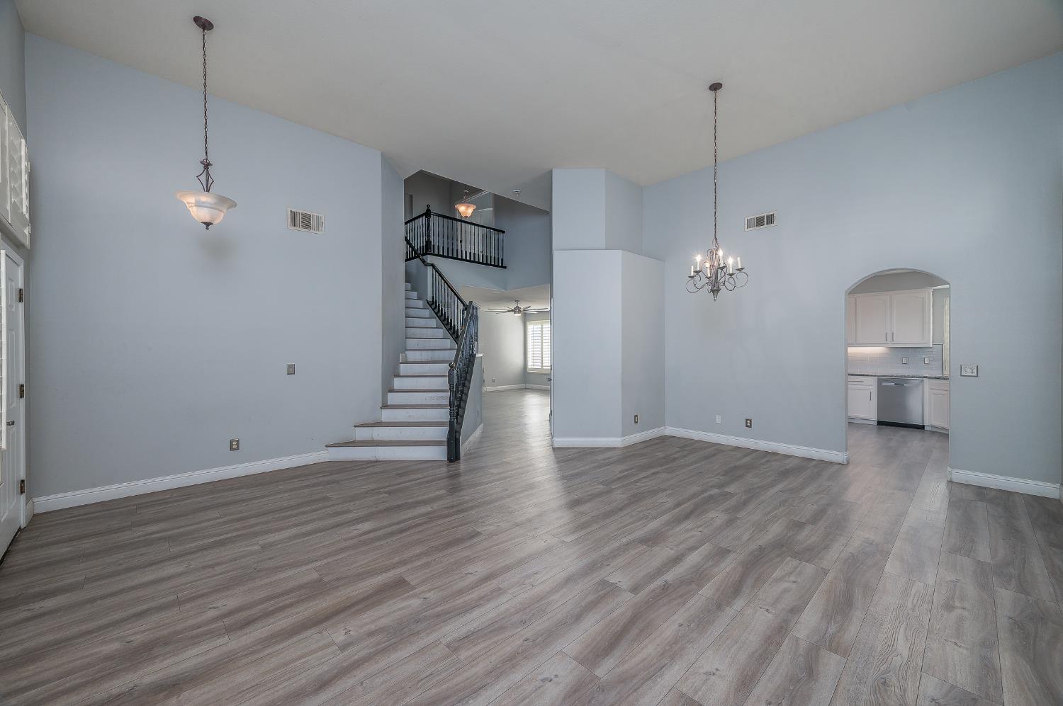 2800 Olympus Ct, Modesto, CA 95356