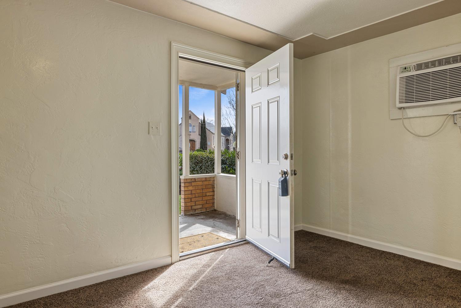 512 N Palm St, Turlock, CA 95380