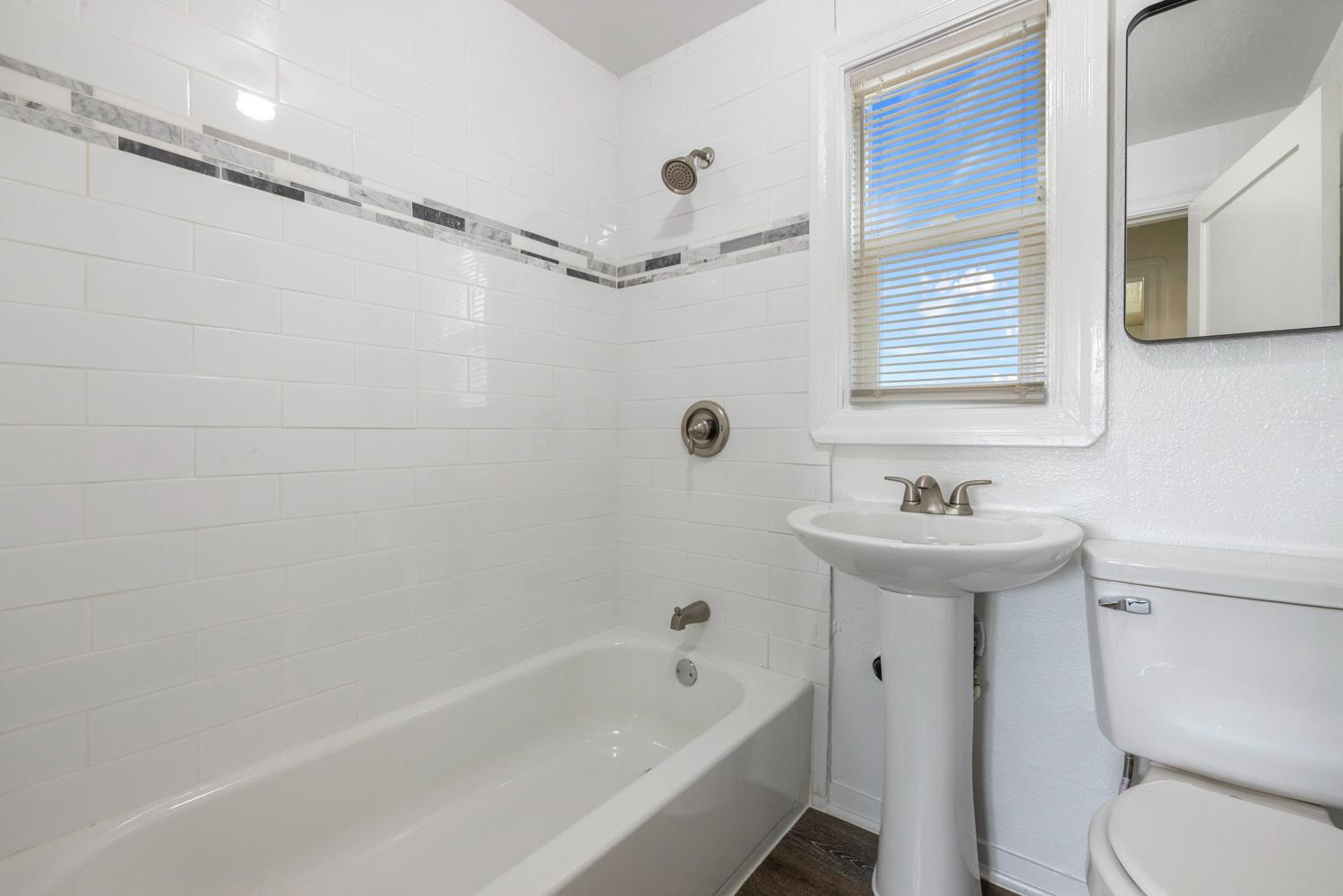 512 N Palm St, Turlock, CA 95380