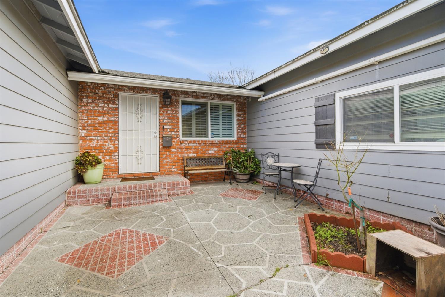 1718 June Dr, Modesto, CA 95350