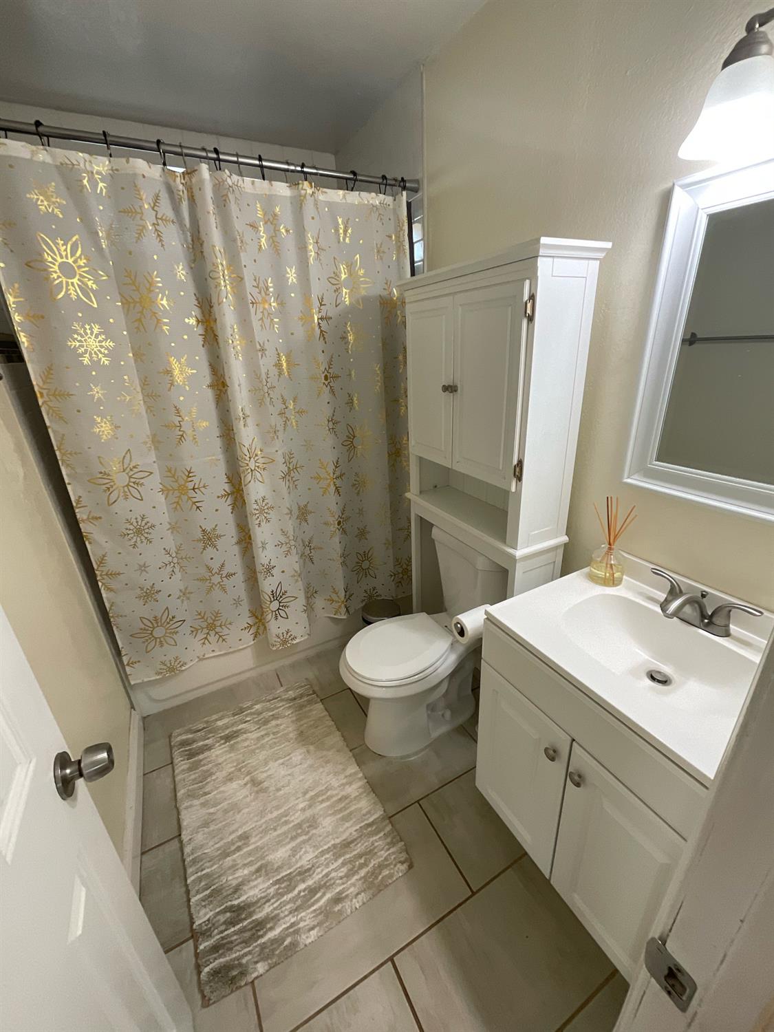 1905 La Cienega Dr., Modesto, CA 95350