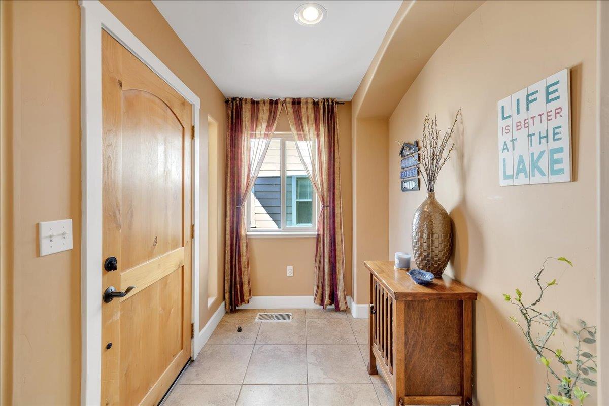 483 Sunrise Rd, Copperopolis, CA 95228