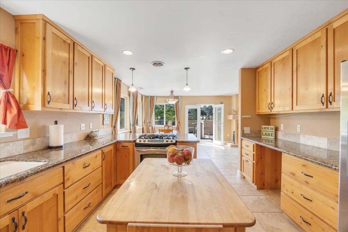 483 Sunrise Rd, Copperopolis, CA 95228