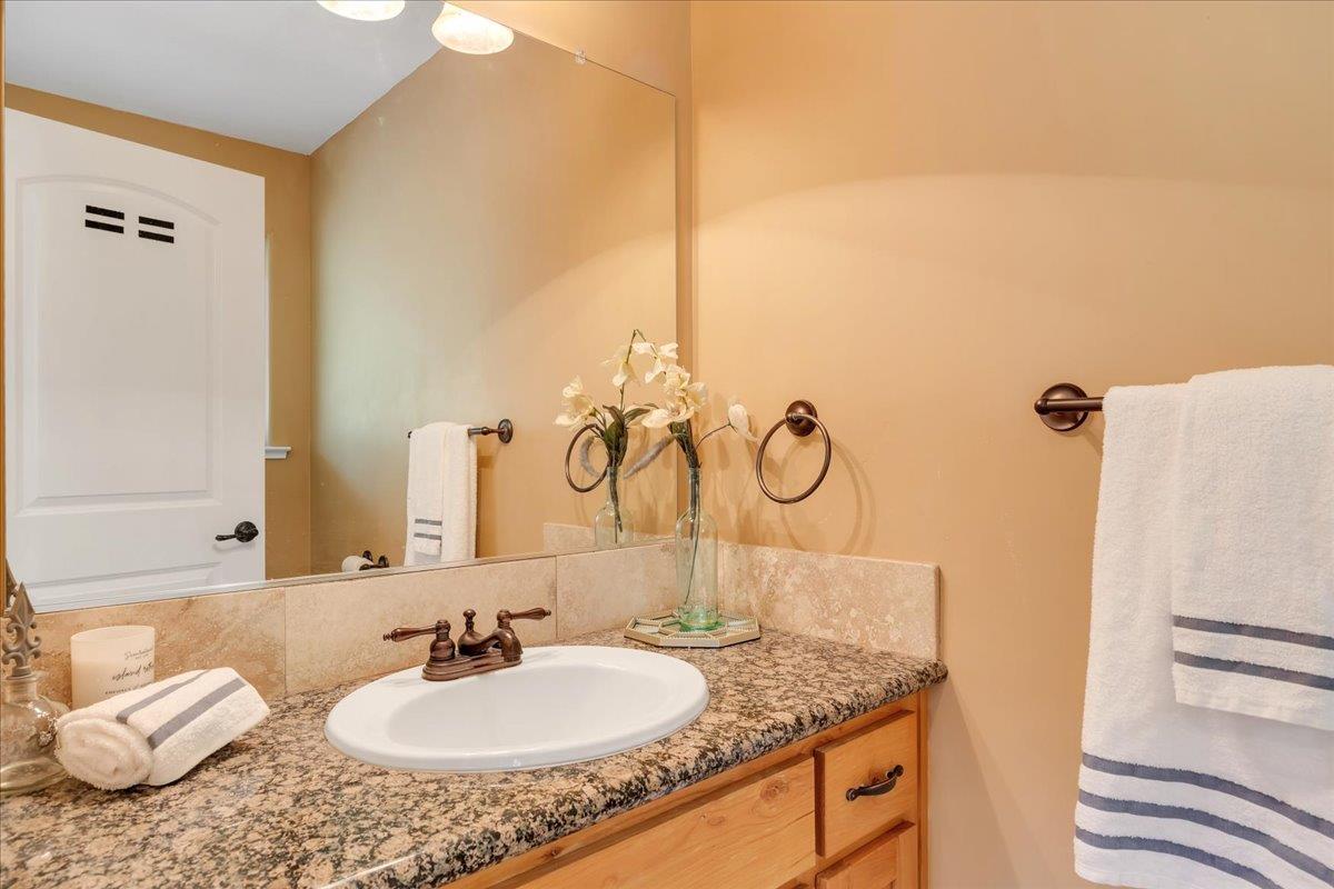 483 Sunrise Rd, Copperopolis, CA 95228