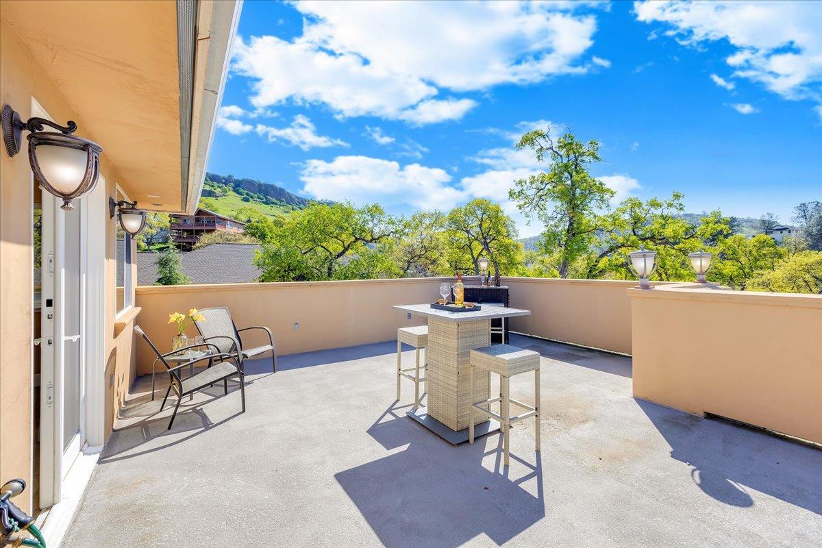 483 Sunrise Rd, Copperopolis, CA 95228