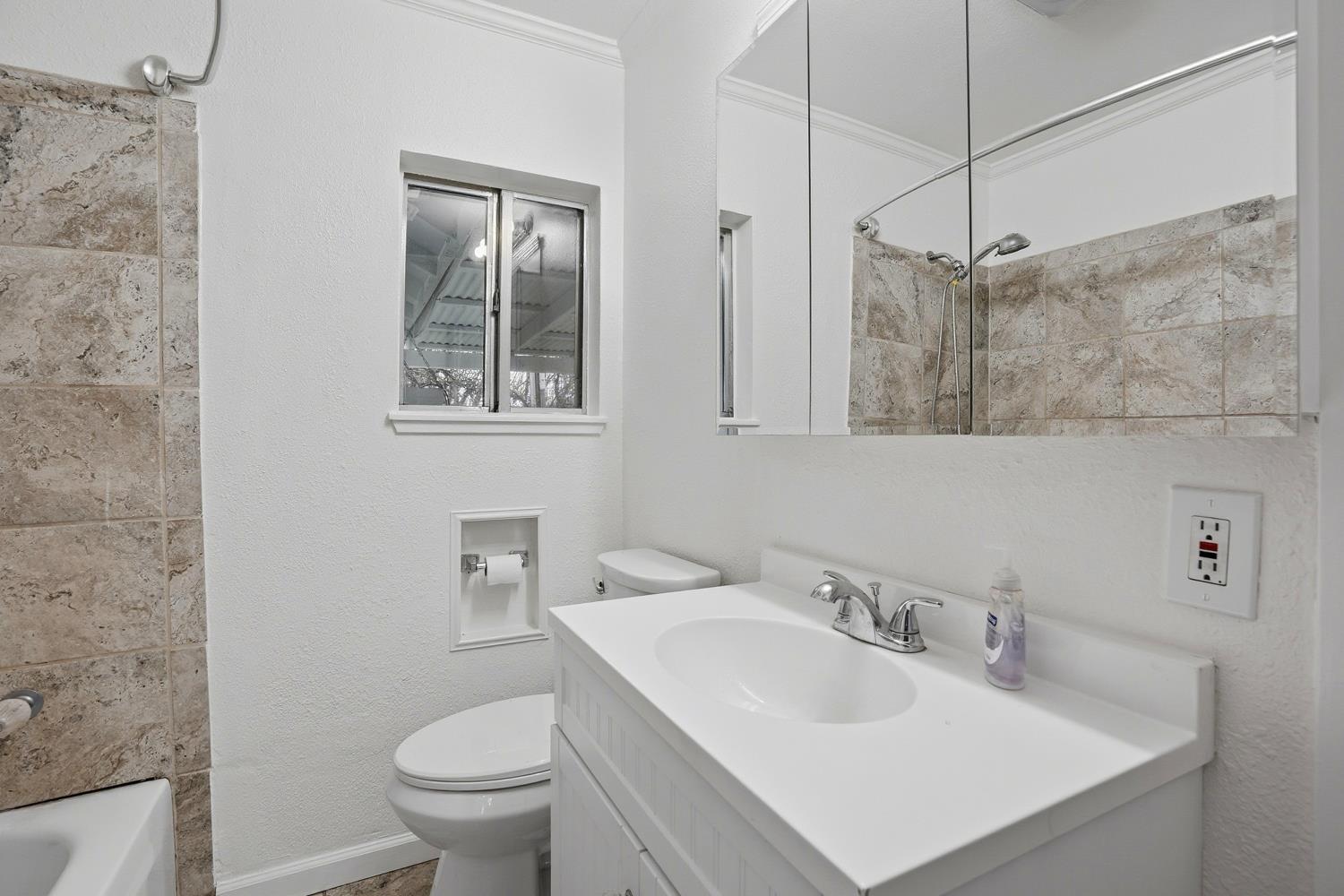 2410 E Gerard, Merced, CA 95341