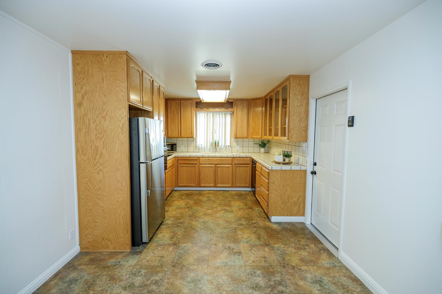 1405 Theo Ave, Modesto, CA 95350