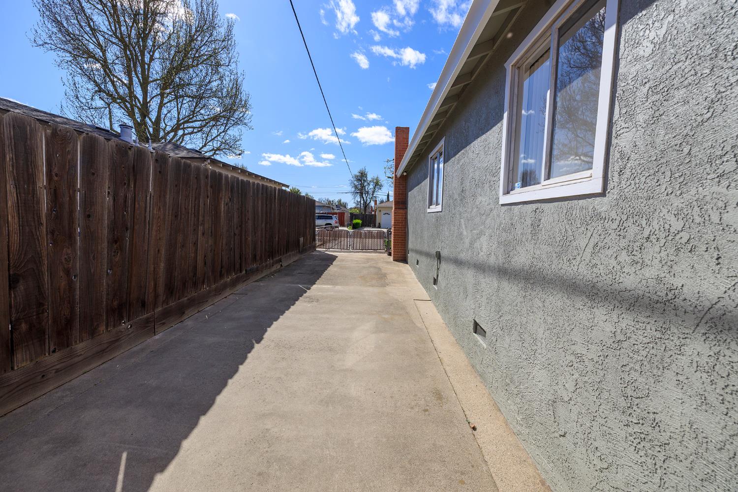 1405 Theo Ave, Modesto, CA 95350