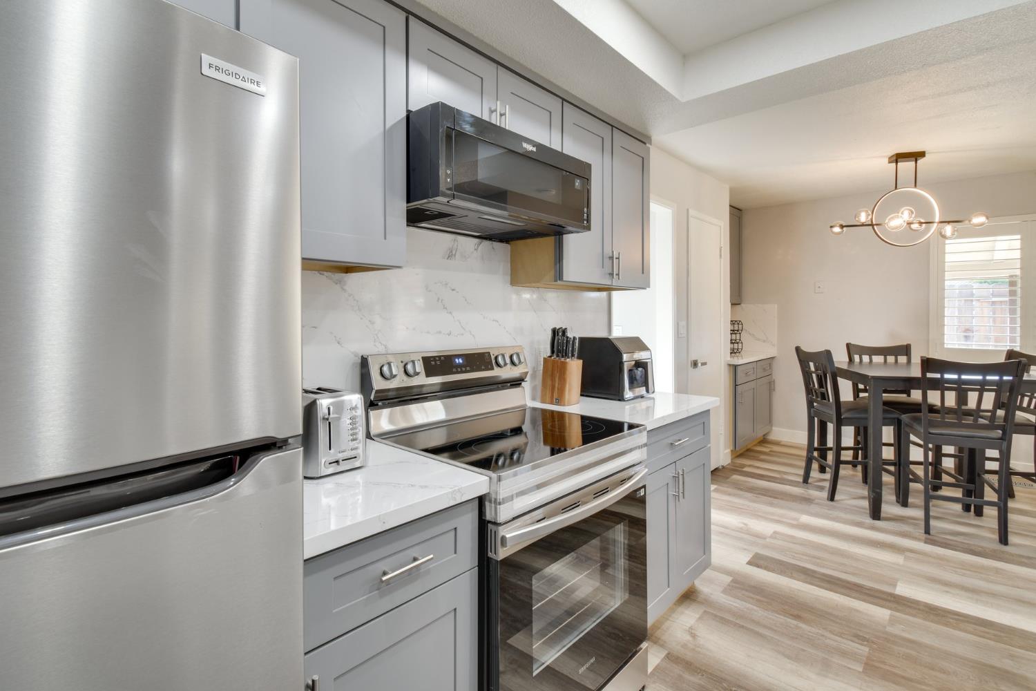 6034 Country Club Pl, Merced, CA 95340