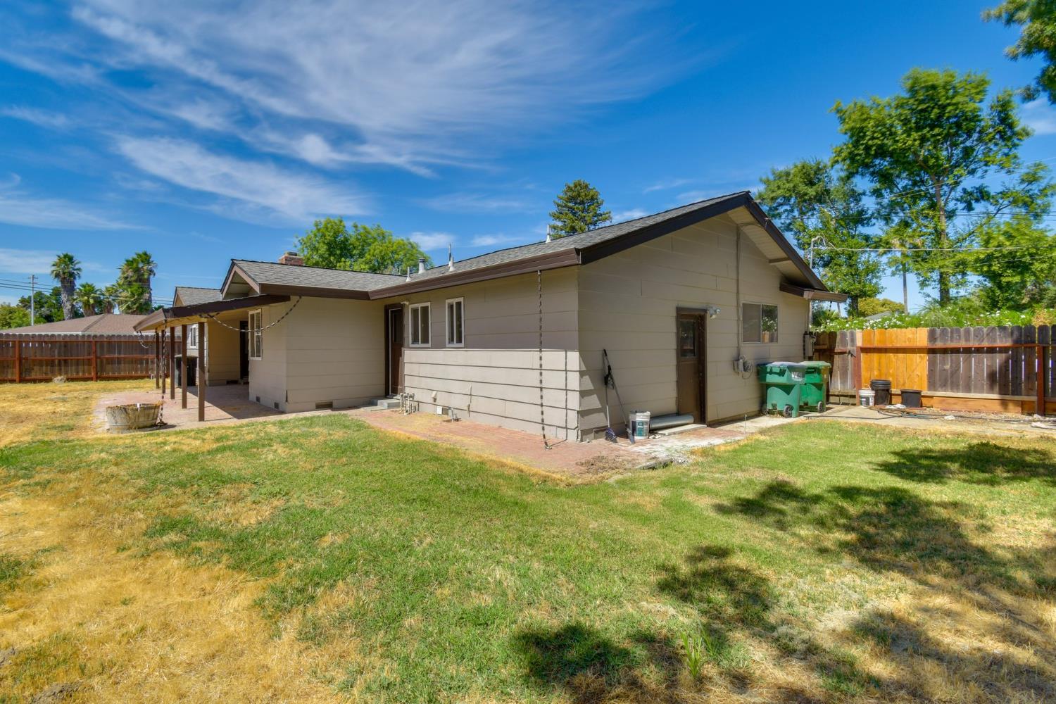 6034 Country Club Pl, Merced, CA 95340