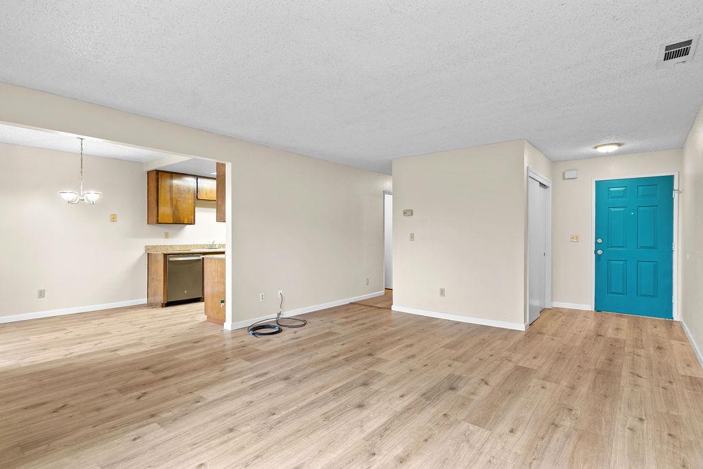 495 Cherry Ln #B, Manteca, CA 95337