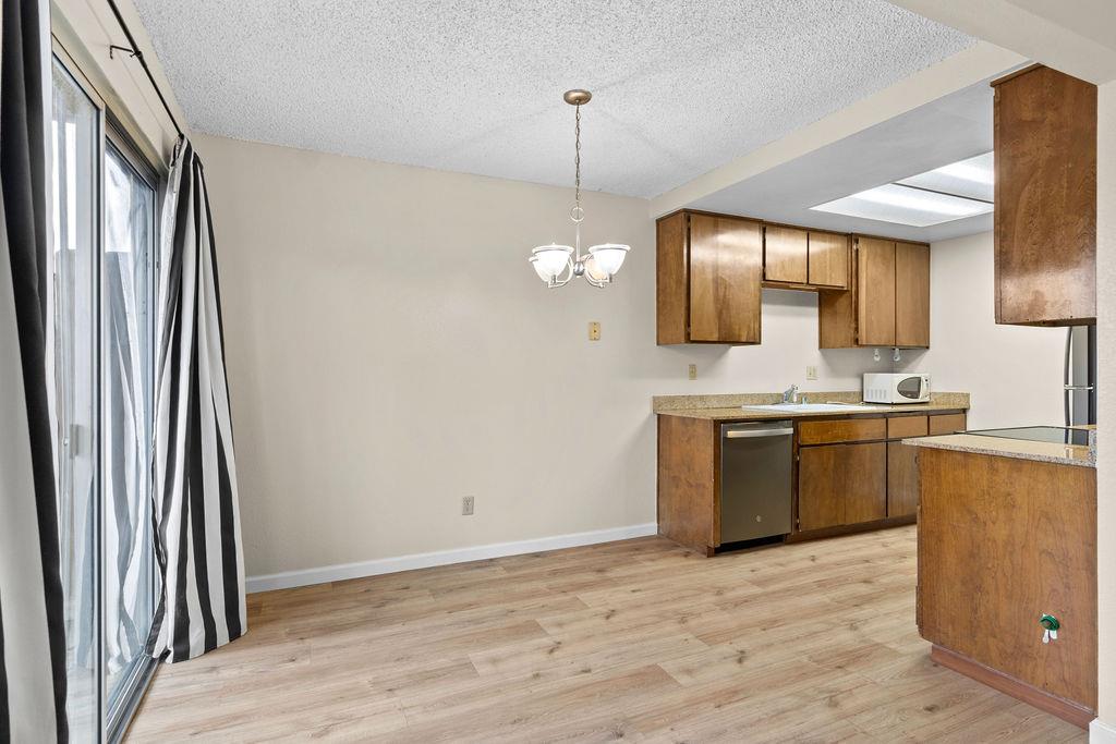 495 Cherry Ln #B, Manteca, CA 95337