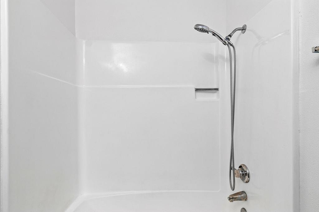 495 Cherry Ln #B, Manteca, CA 95337