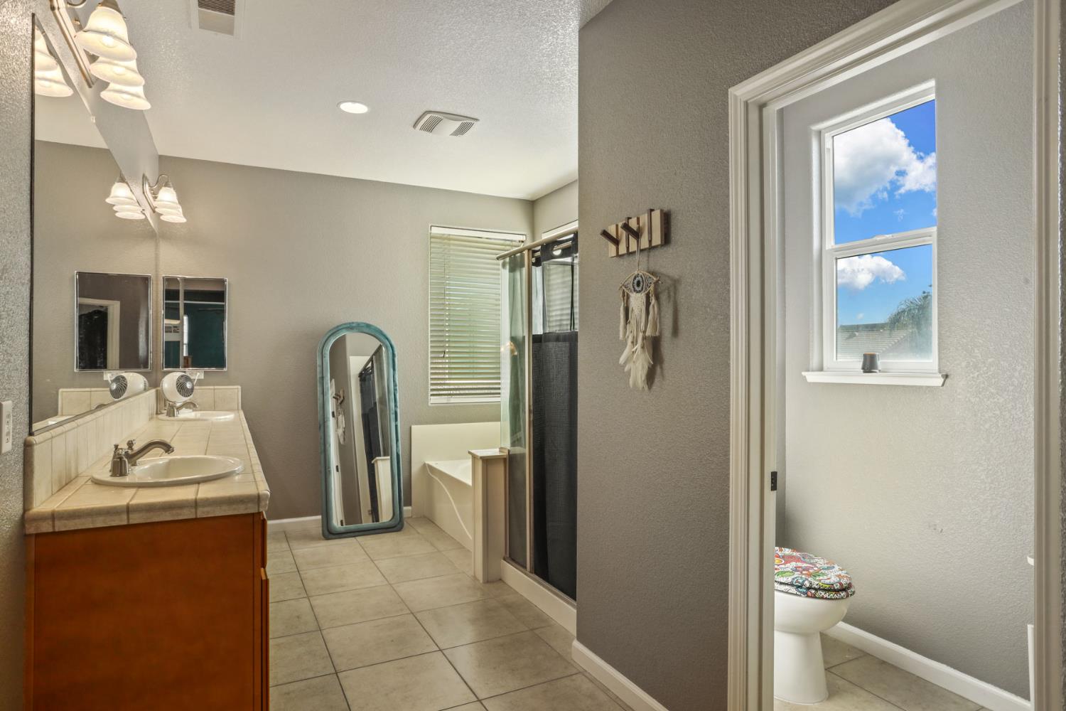 1152 Laureto St, Manteca, CA 95336