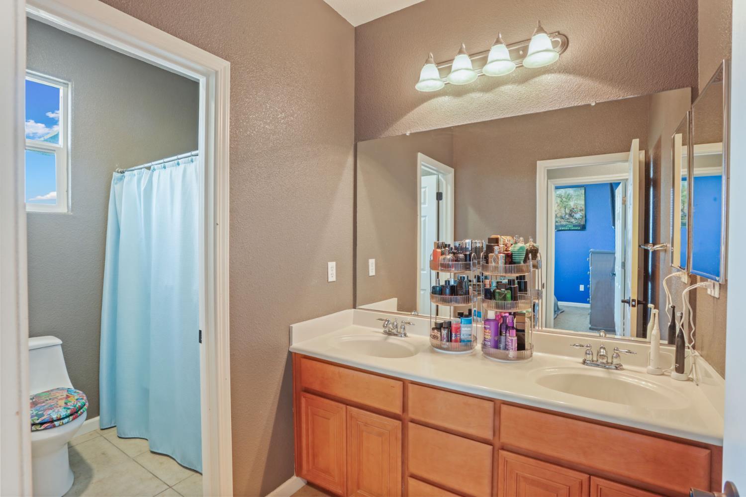 1152 Laureto St, Manteca, CA 95336