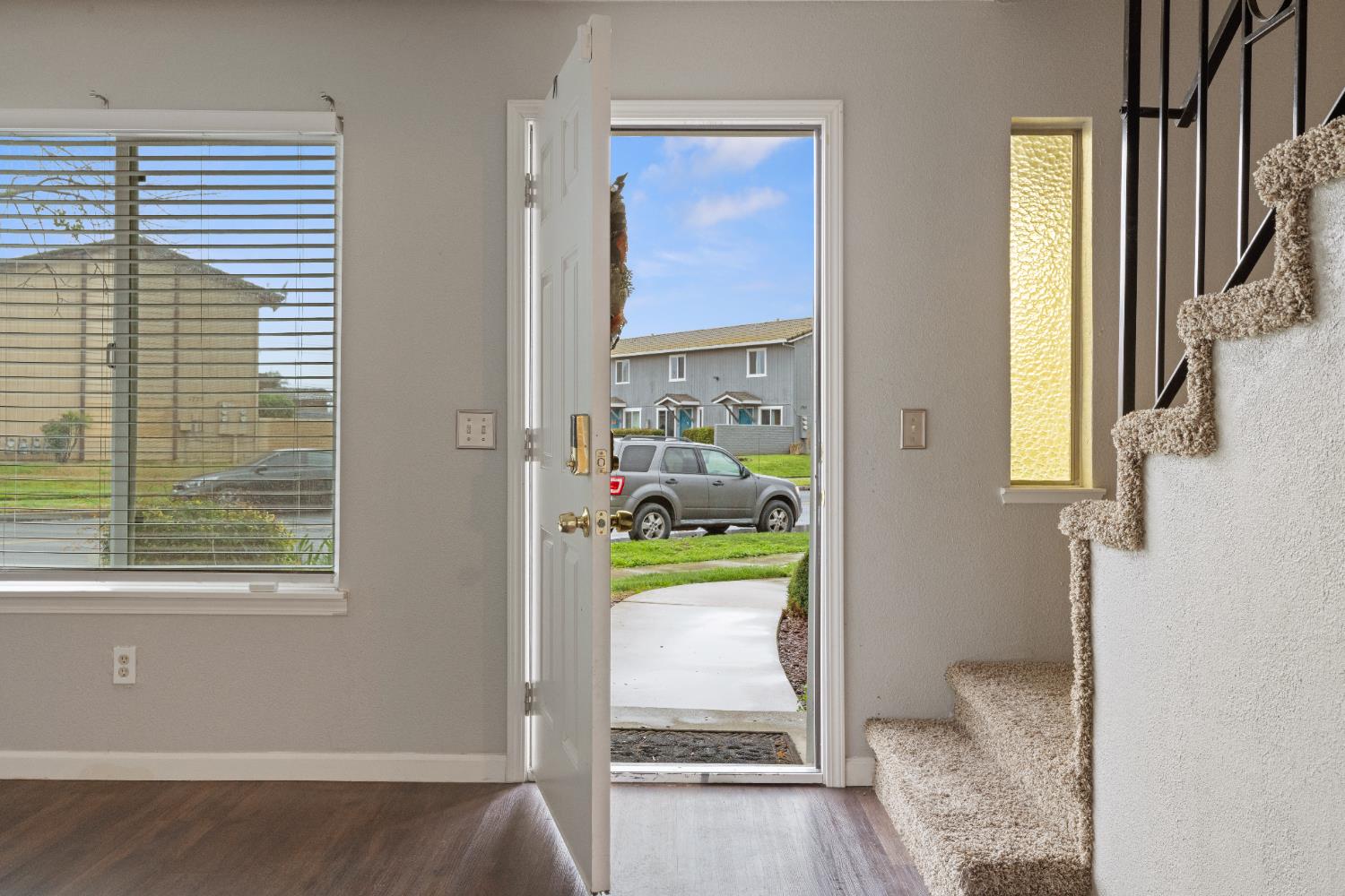 1664 W North Bear Creek Dr, Merced, CA 95348