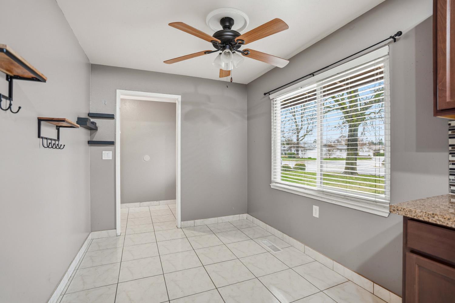 2500 Mira Flores Dr, Turlock, CA 95380