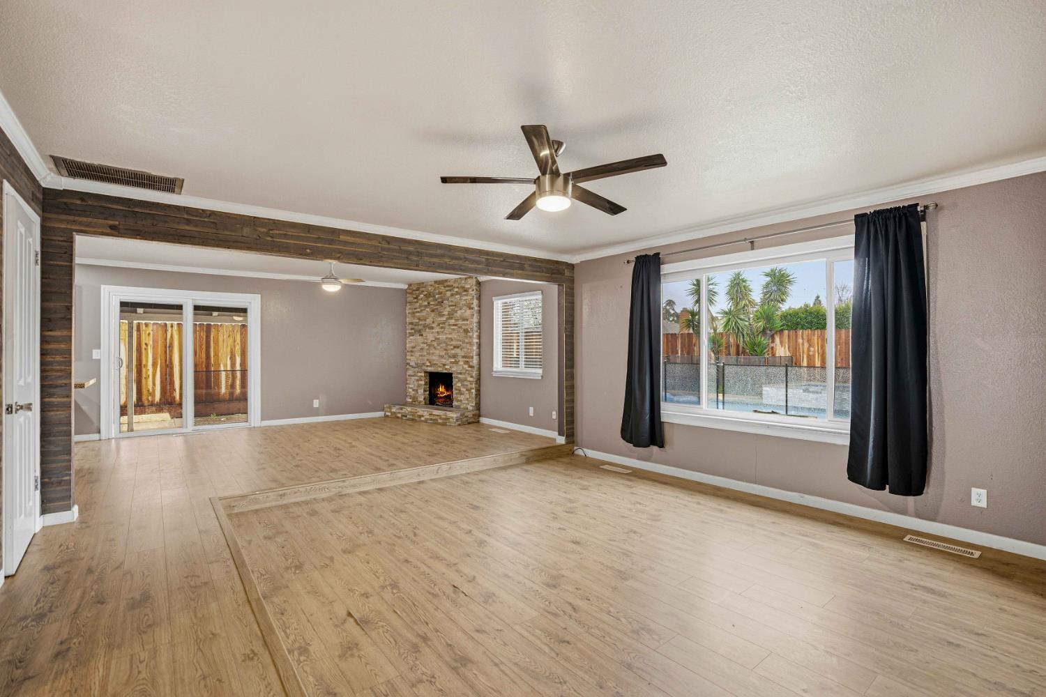 2500 Mira Flores Dr, Turlock, CA 95380