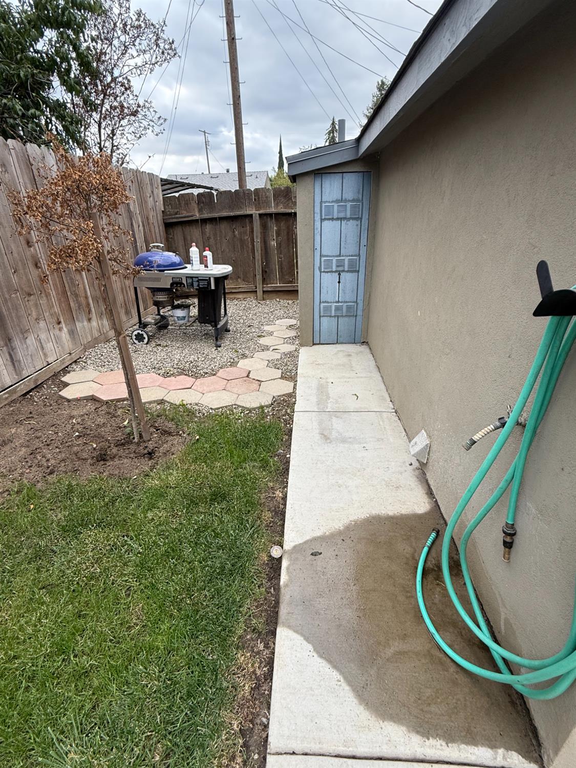 931 Park Ave, Escalon, CA 95320