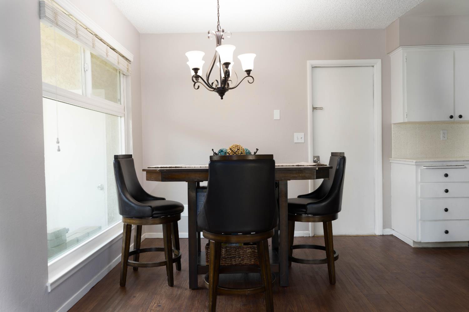 1576 E Warner, Fresno, CA 93710