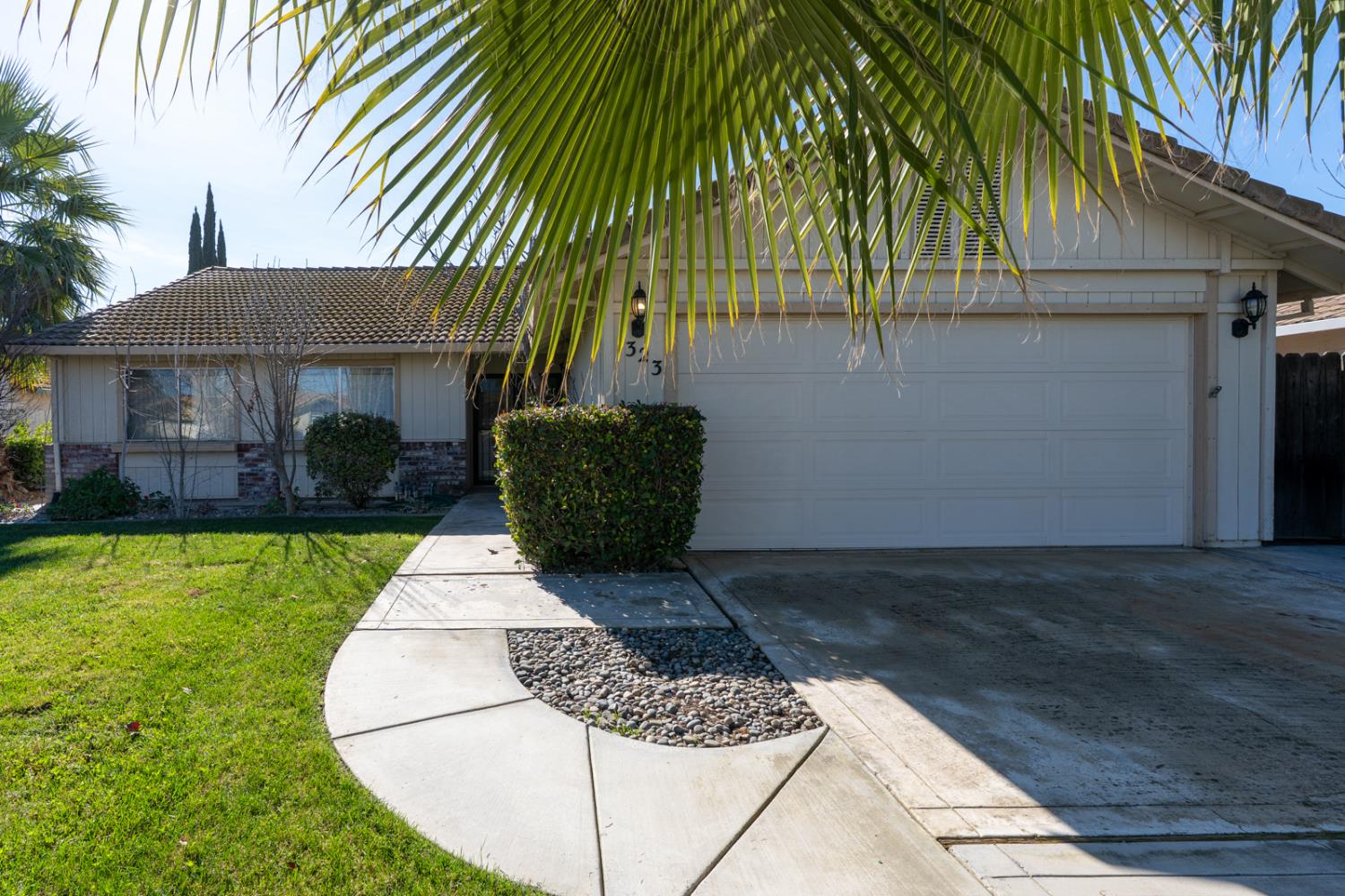 1323 Chukar St, Los Banos, CA 93635