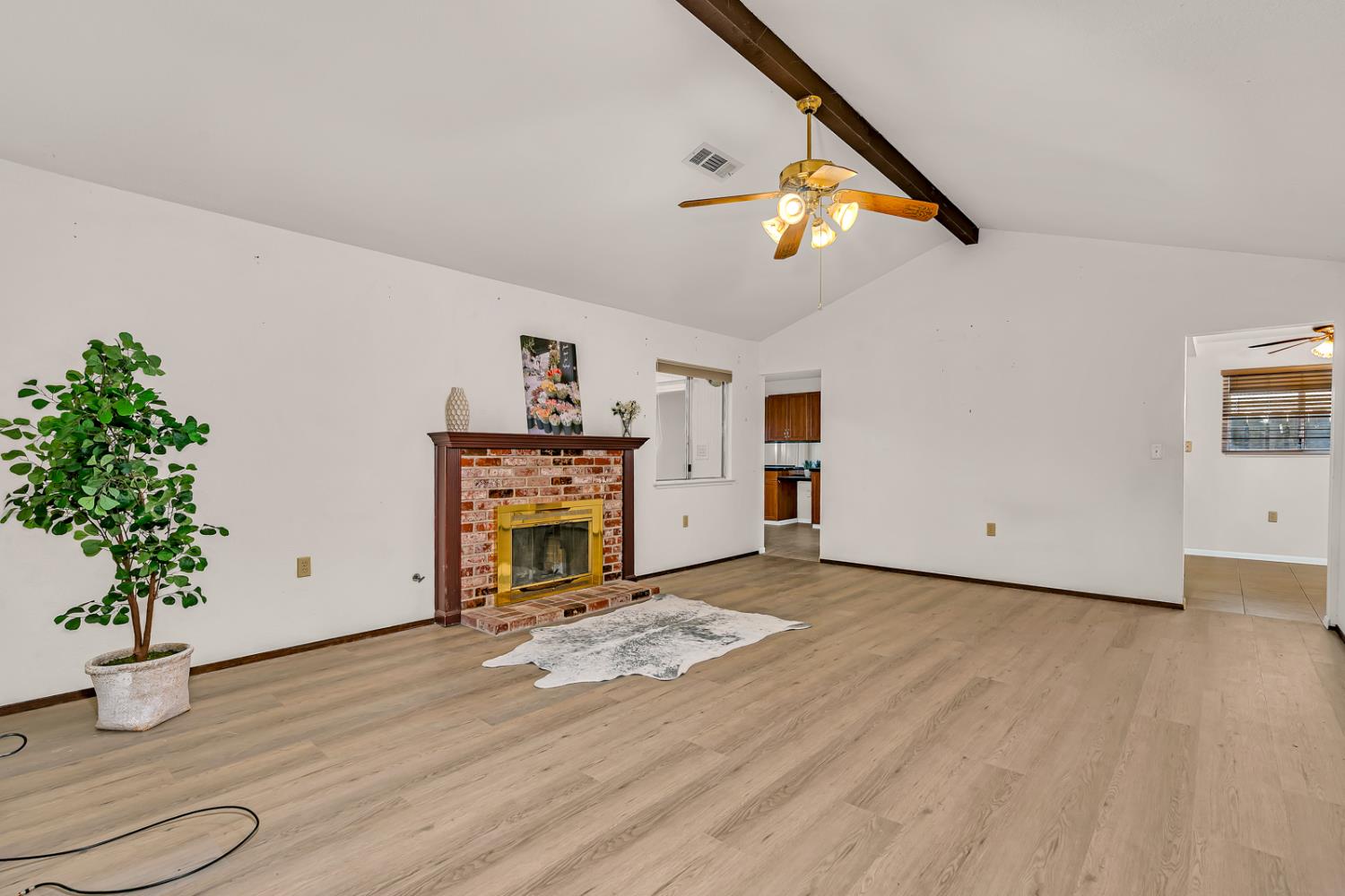 1323 Chukar St, Los Banos, CA 93635