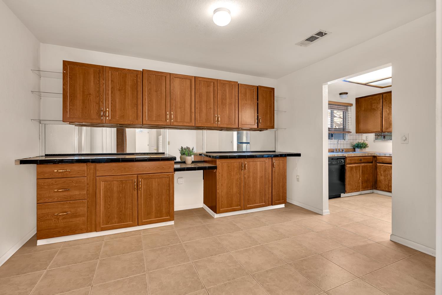 1323 Chukar St, Los Banos, CA 93635