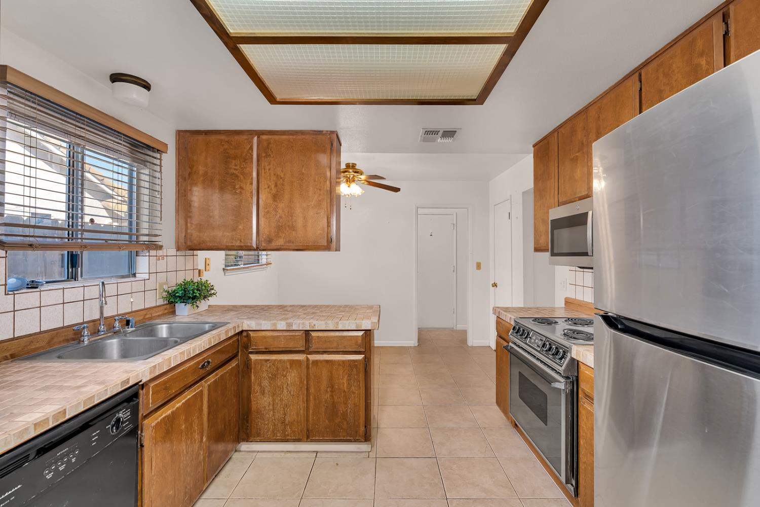 1323 Chukar St, Los Banos, CA 93635