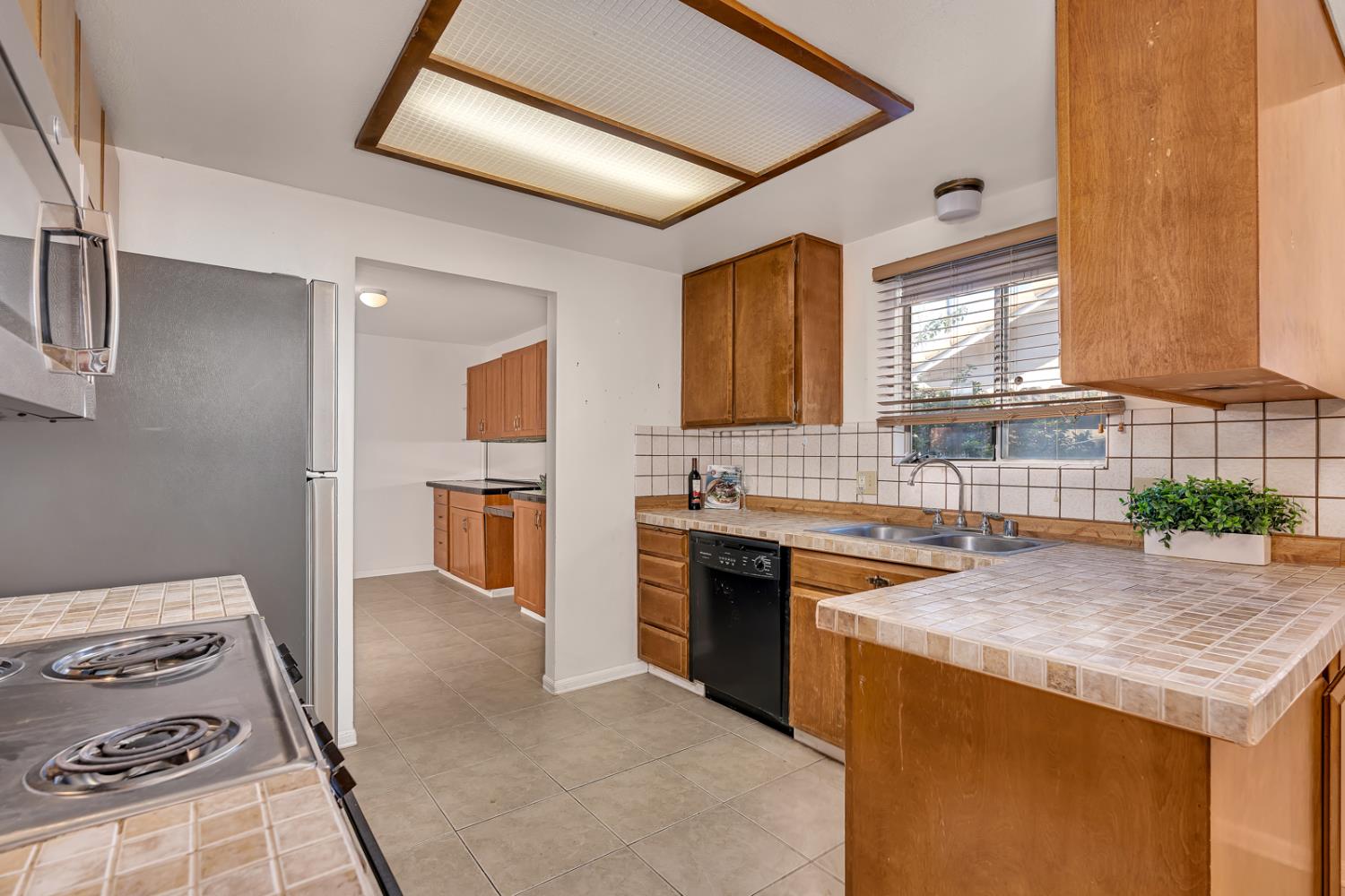 1323 Chukar St, Los Banos, CA 93635