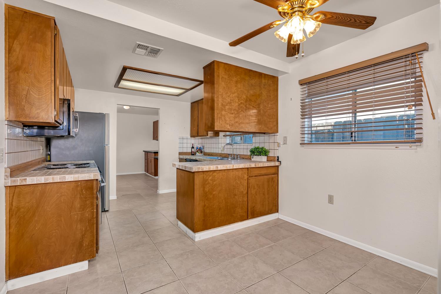 1323 Chukar St, Los Banos, CA 93635