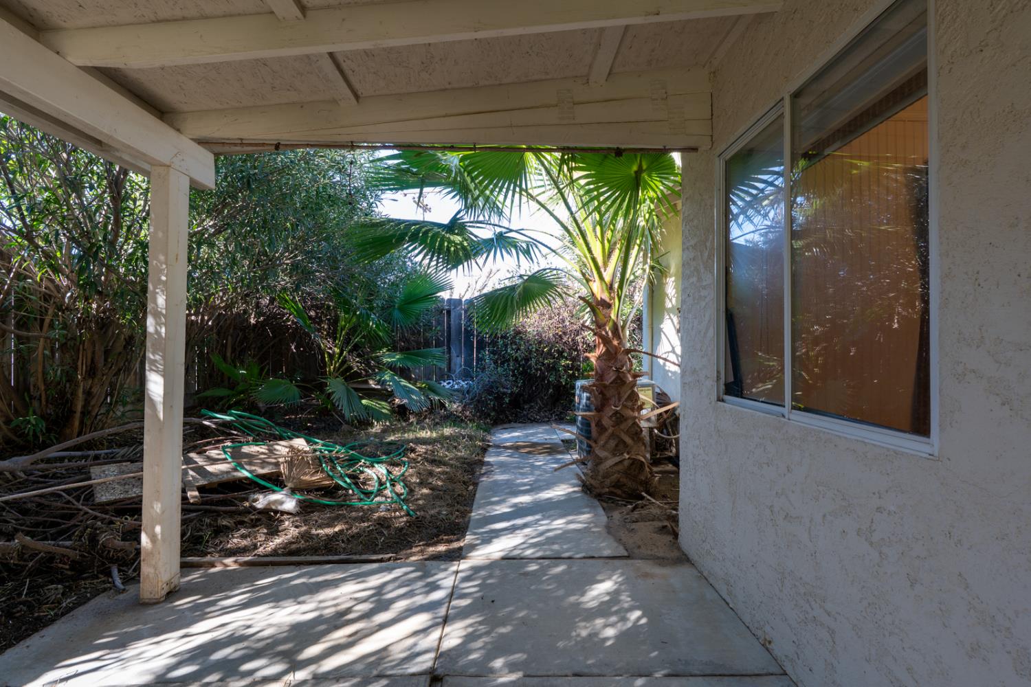 1323 Chukar St, Los Banos, CA 93635