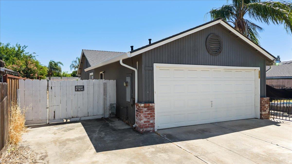 205 Weber Ave, Patterson, CA 95363