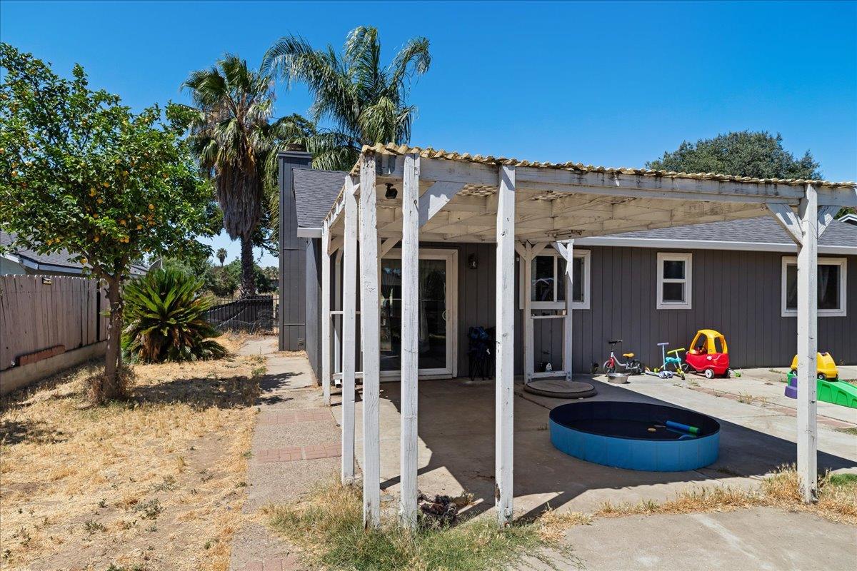 205 Weber Ave, Patterson, CA 95363