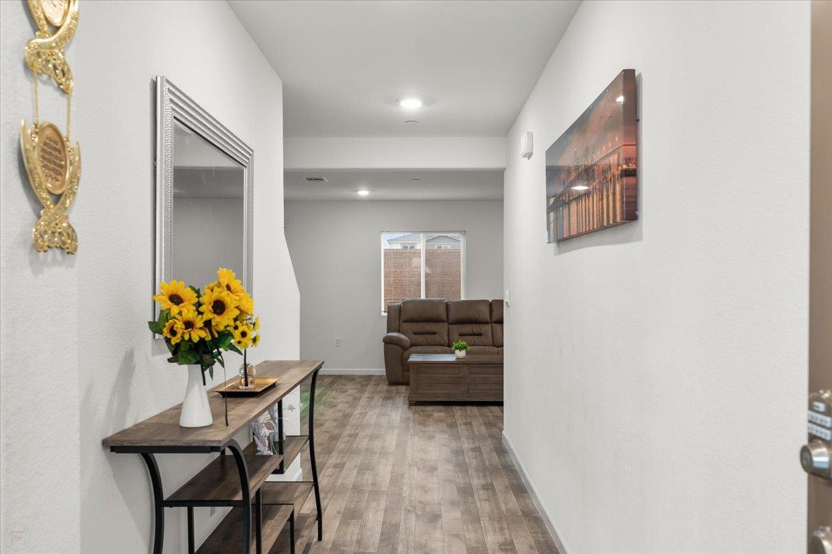 6421 Maple Leaf Ln, Riverbank, CA 95367